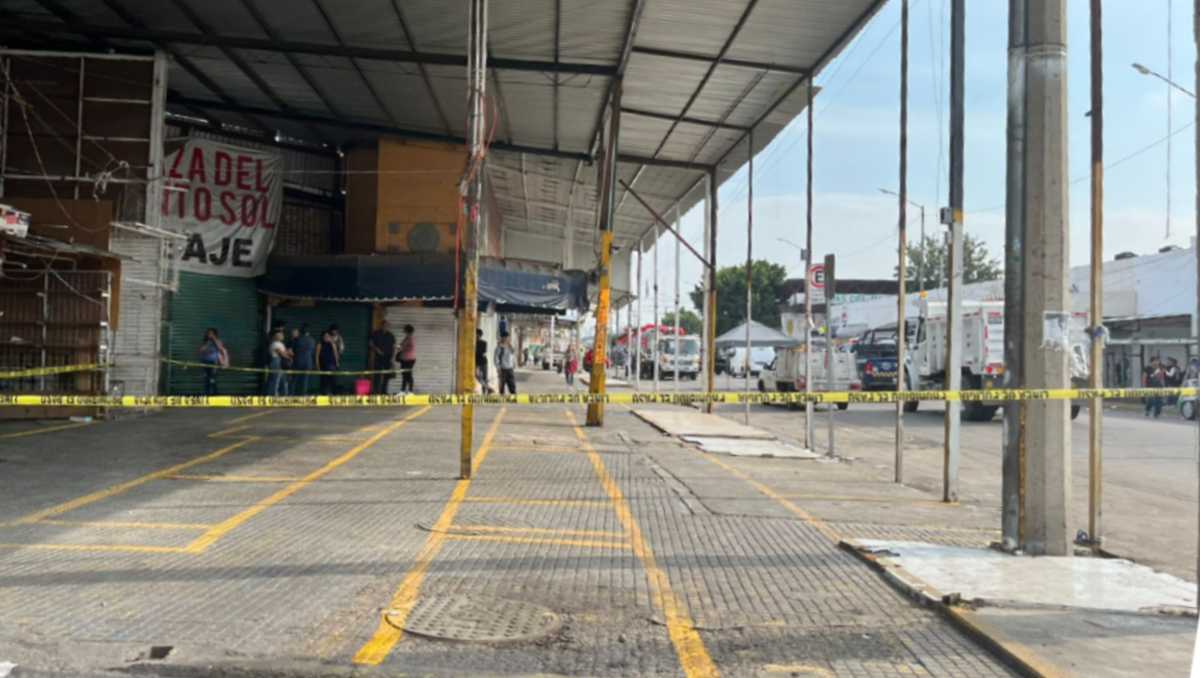 Operativo para liberar la vía pública en la Plaza del Quinto Sol.