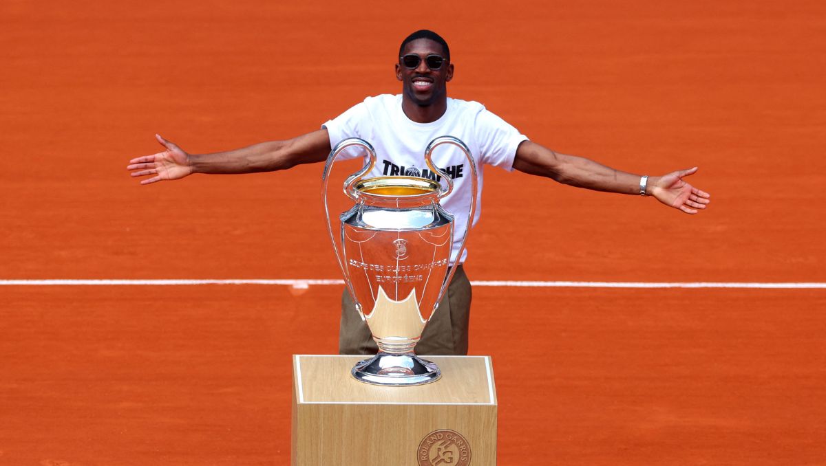 Ousmane Dembélé levanta el trofeo de la Champions League en Roland Garros (Reuters)
