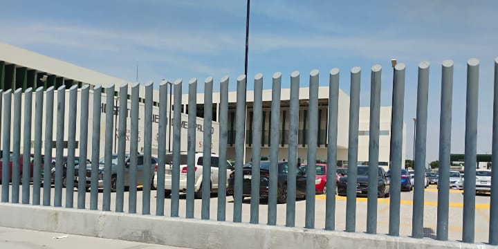 Presuntamente, se encontraba bajo el influjo de drogas.