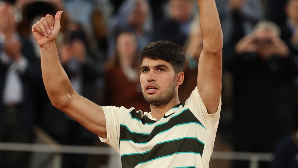Carlos Alcaraz vence sin problemas a Tommy Paul y se cita con Musetti en semifinales de Roland Garros (Reuters)