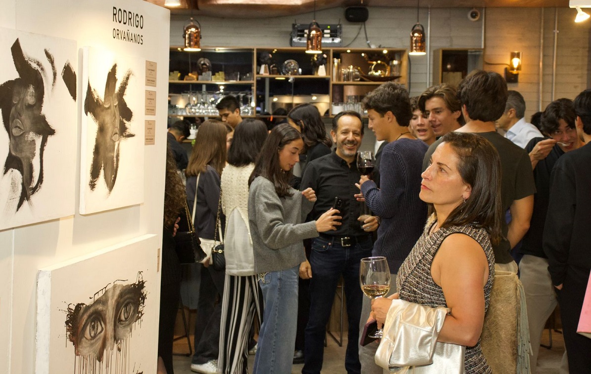 La experiencia artística se potenció con una curaduría enológica excepcional de Bodegas de Santo Tomás. (Cortesía)