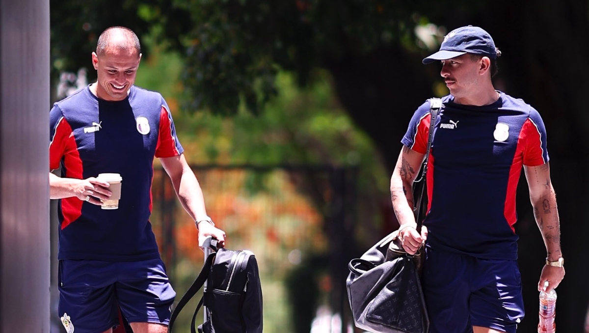 Javier "Chicharito" Hernández está listo para volver con Chivas luego de una vasectomía (Foto: X @Chivas)