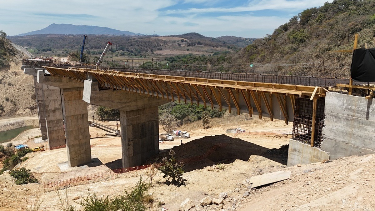 El traslado entre Nayarit y Jalisco se reducirá de tres horas y media a una hora con 25 minutos.