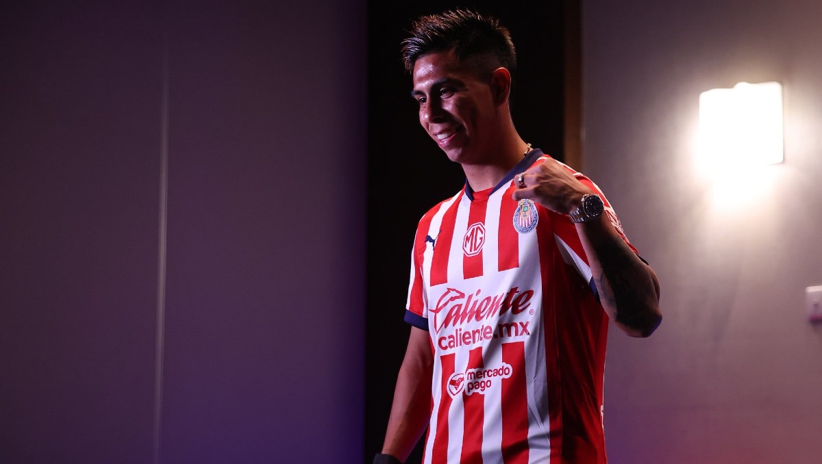 Efraín Álvarez se suma a las opciones del ataque de Chivas (X)