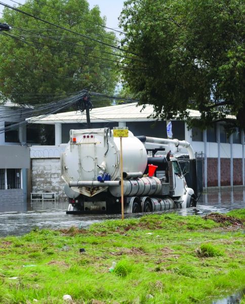 En varias colonias llegó equipo de bombeo. Iván Carmona