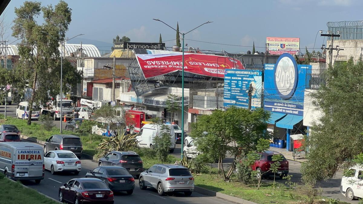 Entre los inmuebles afectados se encuentra un velatorio y un local abandonado. | Foto: Juan Camacho