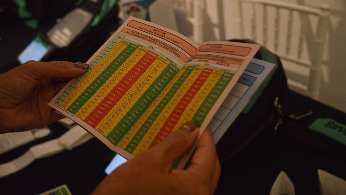 Las cartillas llegan a ser llenadas por los propios padres | Cuartoscuro