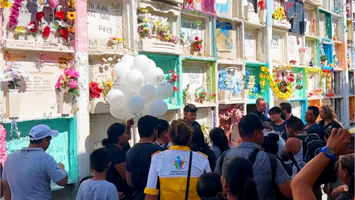 Caso Lorena Jacqueline: despiden a joven entre globos y las mañanitas | Christian Ortiz