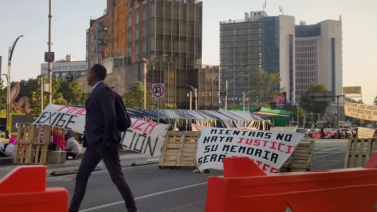 CNTE mantiene bloqueos en Insurgentes y Reforma HOY 5 de junio; sin servicio L1 y L7 del Metrobús