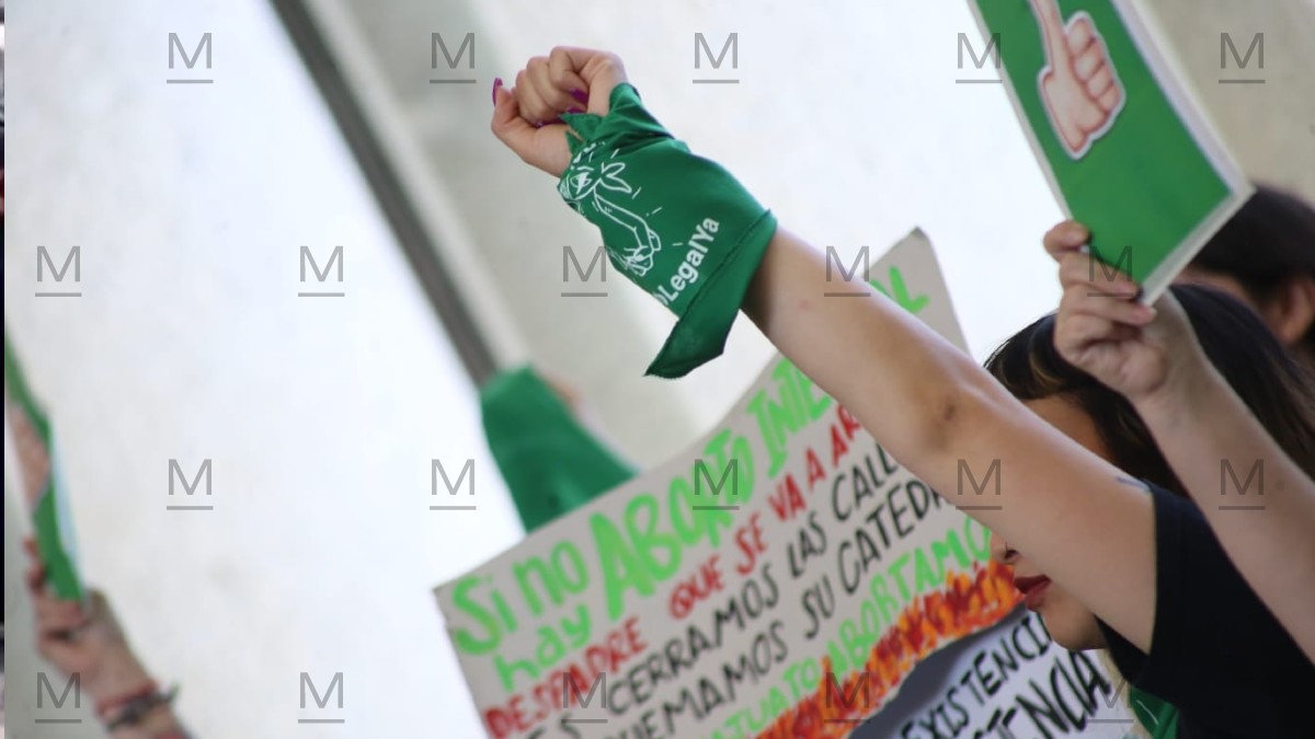 La discusión en el Pleno del Congreso del estado sobre la despenalización del aborto se vivió en medio de manifestaciones. Foto: Dany Bejar.