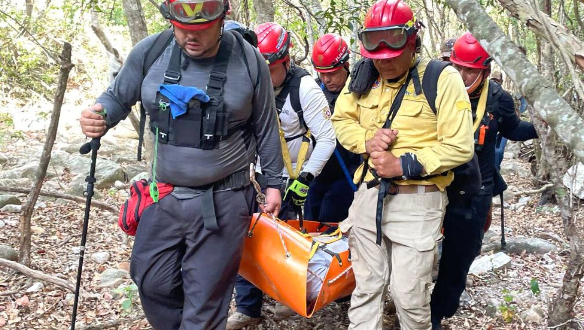 Debido a la gravedad de las lesiones y al terreno el hombre fue traslado en un helicóptero de PC. (Cortesía)