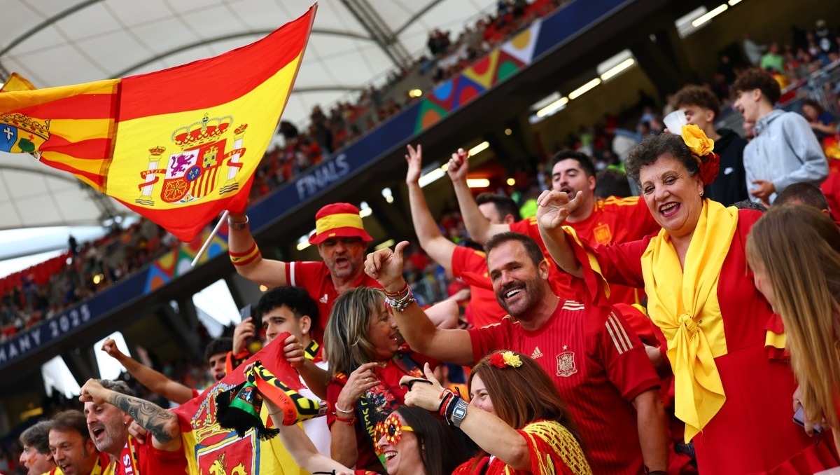 Polémica en el España vs Francia: aficionados entonan cántico racista (EFE)