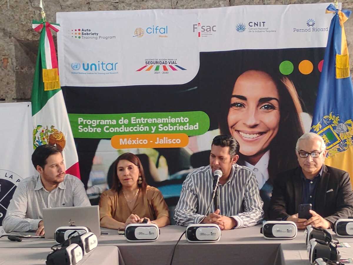 Presentación del programa educativo "Entrenamiento sobre Conducción y Sobriedad". (Gloria Reza)