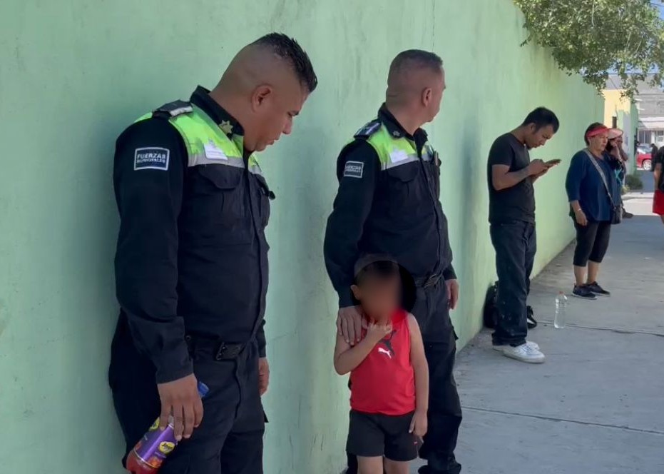 Resguardan a menor que caminaba solo en colonia Nueva Tlaxcala en Saltillo. (Kevin Carranza)