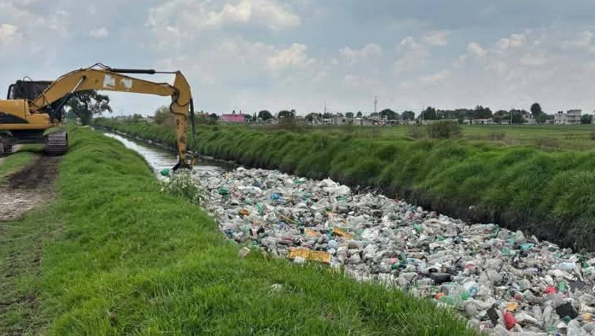 Retiraron 350 toneladas de residuos en canal Tejalpa y 120 más en el de Toltepec, así como en los canales Benito Juárez y Colofox. Foto: Alondra Ávila