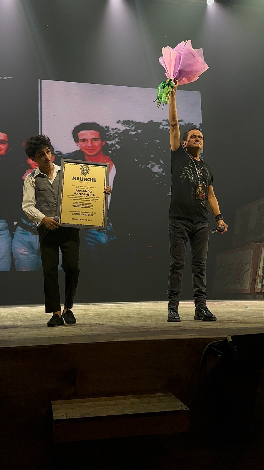 Sebastián y Juan Pablo Manzanero protagonizaron el homenaje a Armando Manzanero en Malinche, el musical / Especial