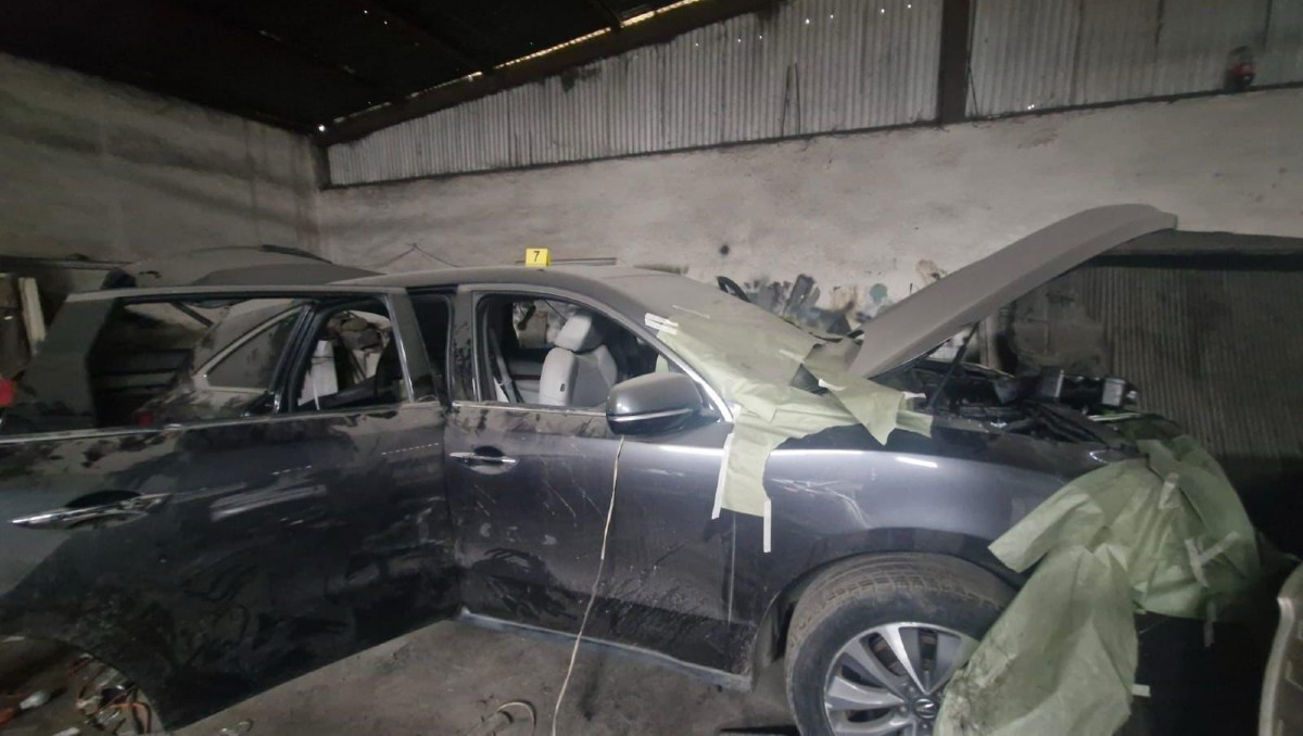 Autoridades hallan vehículos adaptados para tráfico de drogas en bodega de Rosarito | Secretaría de Seguridad y Protección Ciudadana