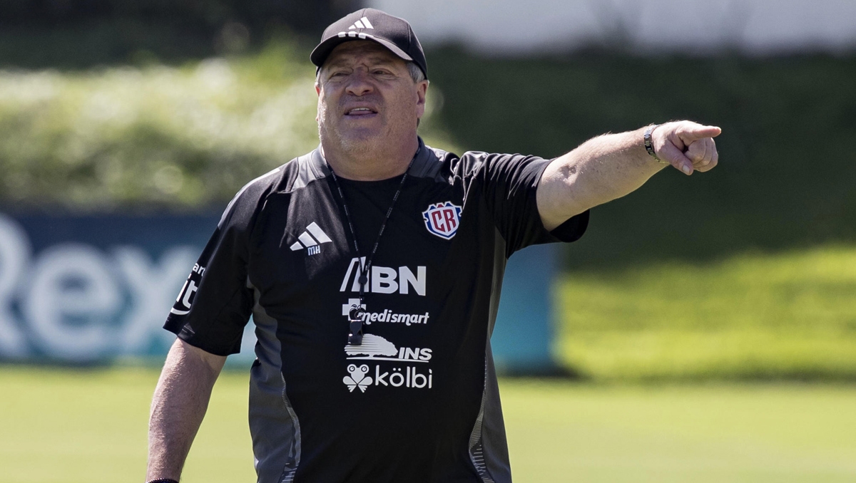 Costa Rica de Miguel Herrera propina goleada a Bahamas y clasifica a la última ronda de eliminación al Mundial (EFE)