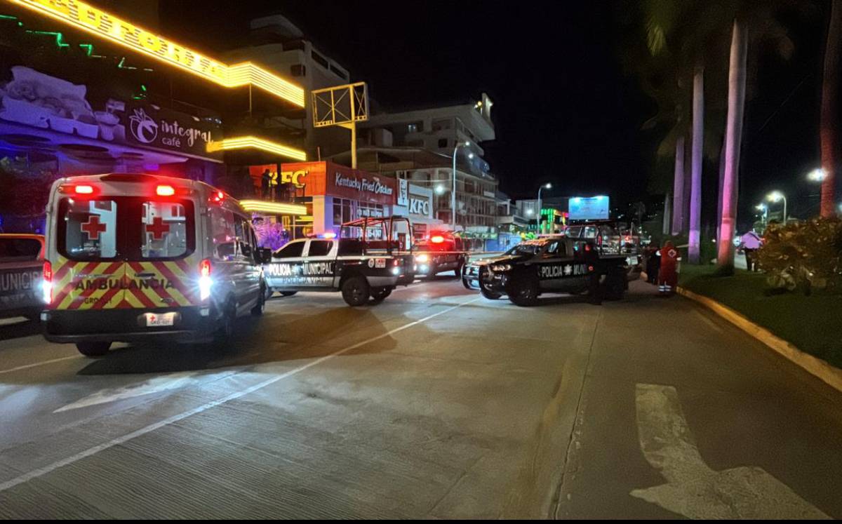Asesinan a balazos a dos hombres en la costera Miguel Alemán en Acapulco