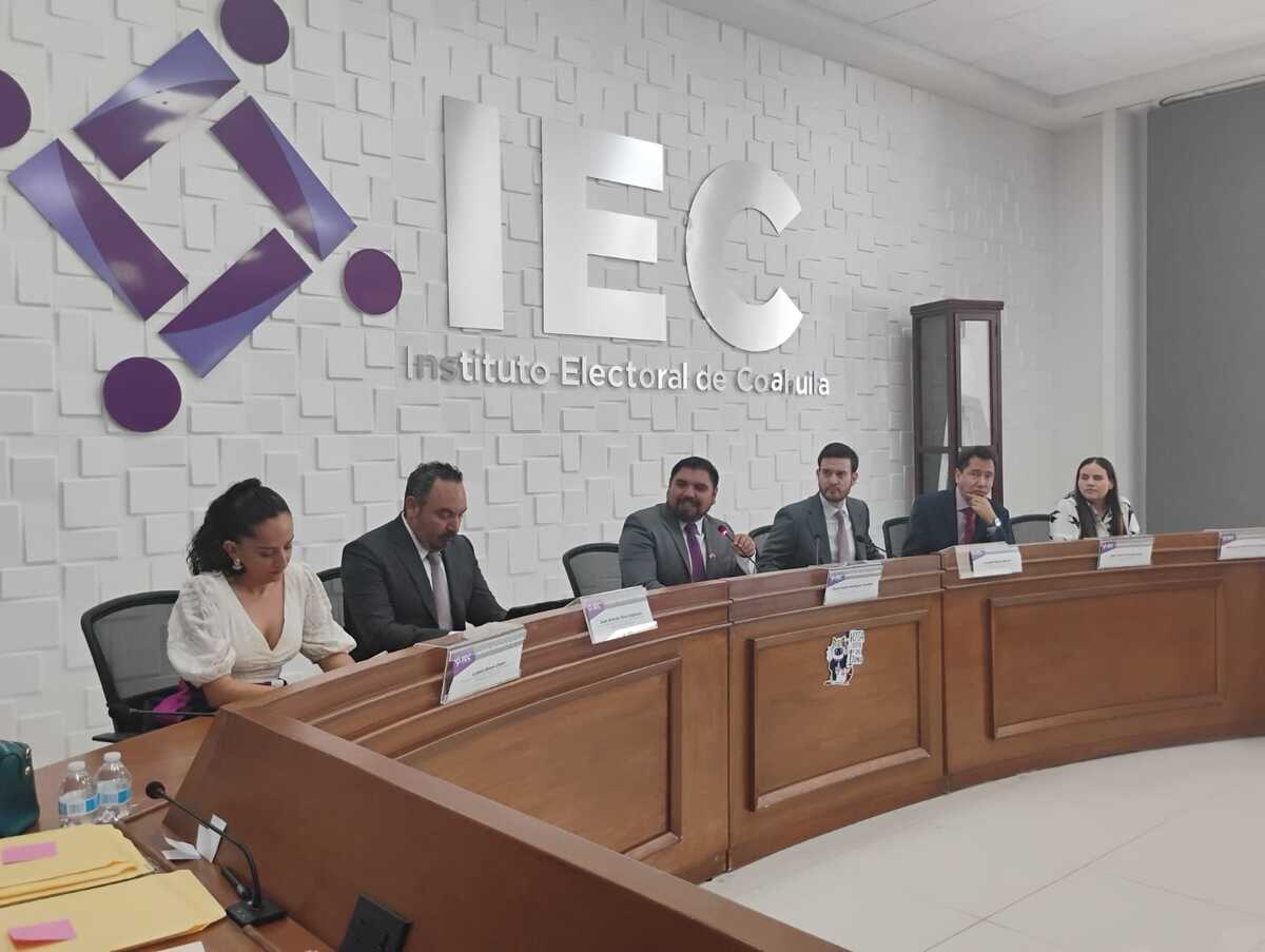 IEC entrega constancias de mayoría a jueces y magistrados. | Esmeralda Sánchez