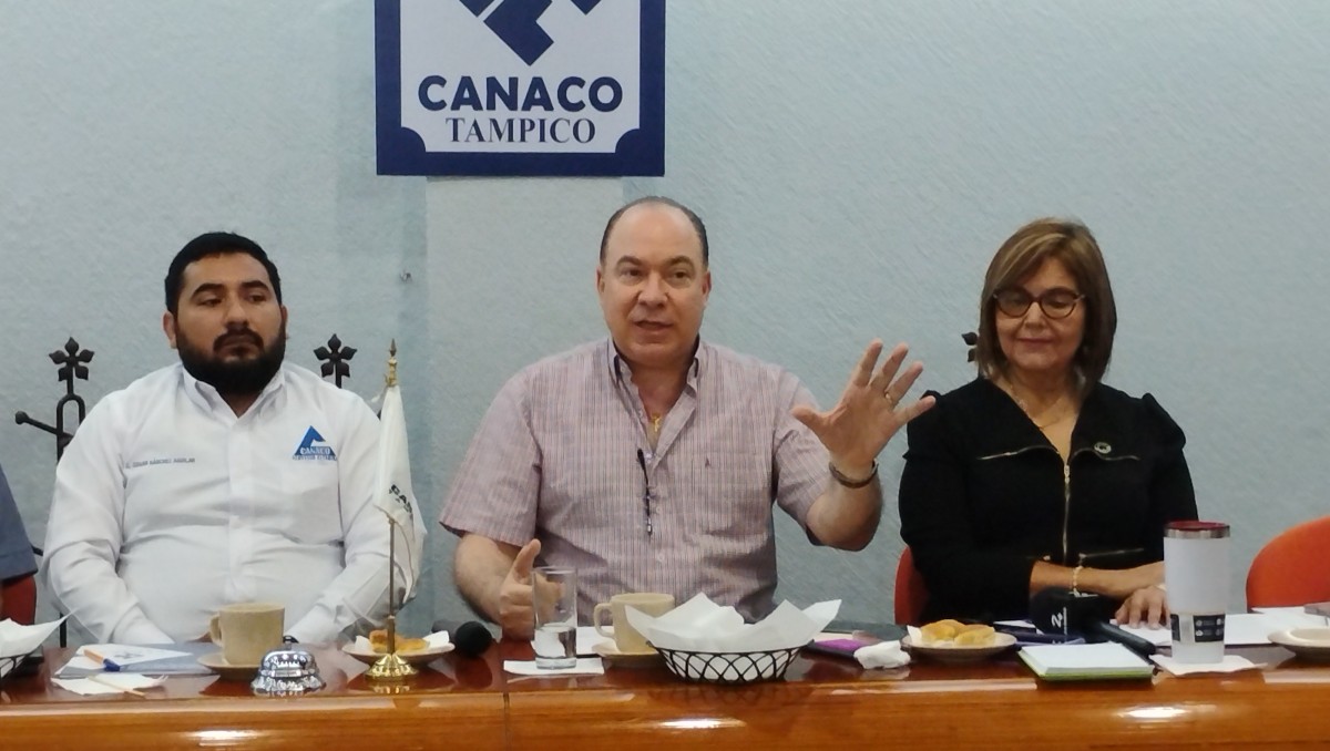 Directivos de Canaco y Canacintra en la zona sur de Tamaulipas hablaron de la jornada laboral. (Víctor Durán)