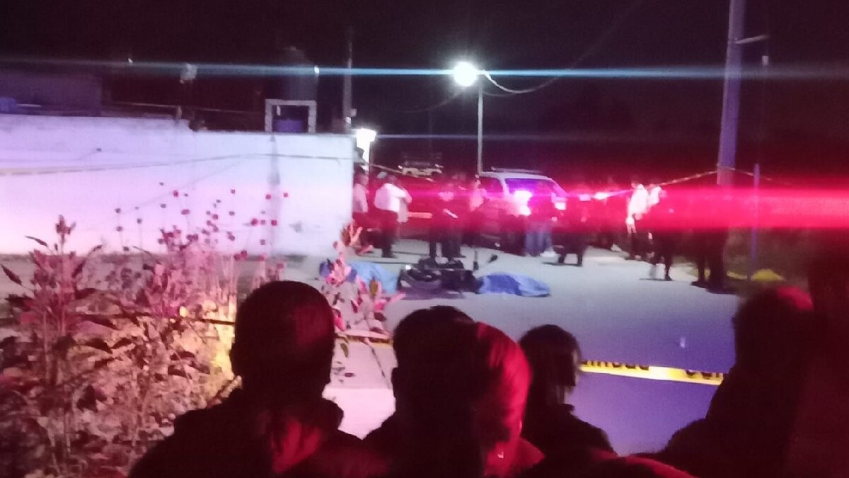 Dos hombres fueron localizados sin vida junto a una motocicleta en Tezontepec de Aldama, Hidalgo