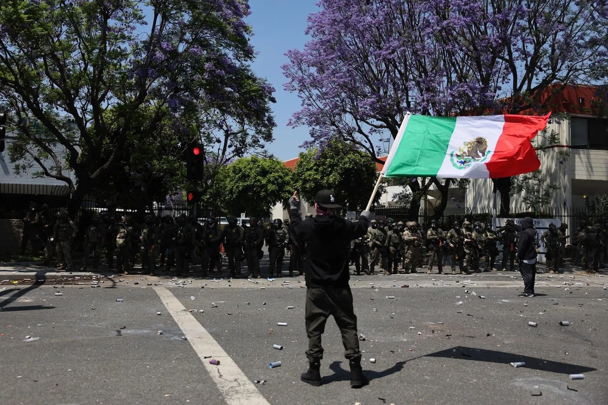 En las redadas de ICE en Los Ángeles han detenido a migrantes mexicanos. | EFE