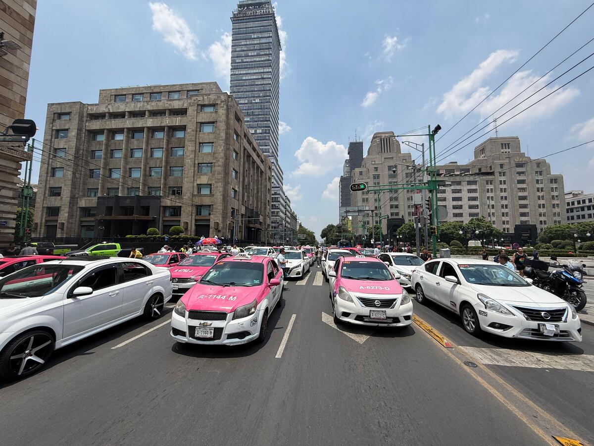 Taxistas se manifestaron en la Ciudad de México este lunes. | Ramón Ramírez