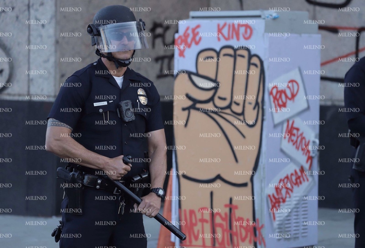 Agentes de Inmigración y Aduanas vigilaron el toque de queda en Los Ángeles. | Ariel Ojeda