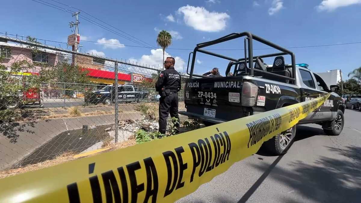 El rescate del cuerpo ocurrió en un canal de la colonia Miramar. ( Juan Carlos Munguía)
