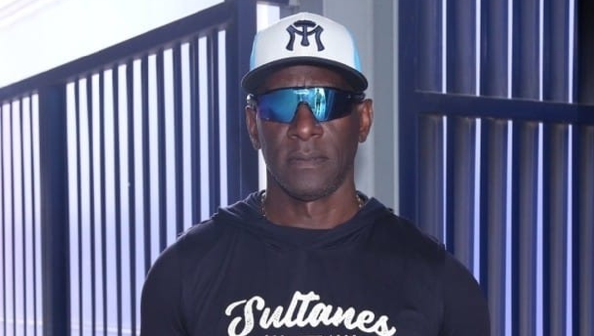 Roberto Kelly, emocionado por su Bobblehead con Sultanes de Monterrey (Sultanes)