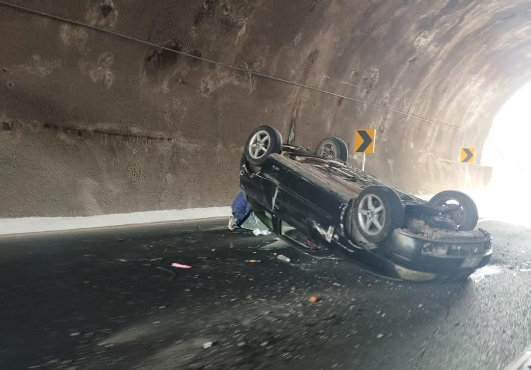 Accidente en túnel hacia Huasca. (Cortesía)