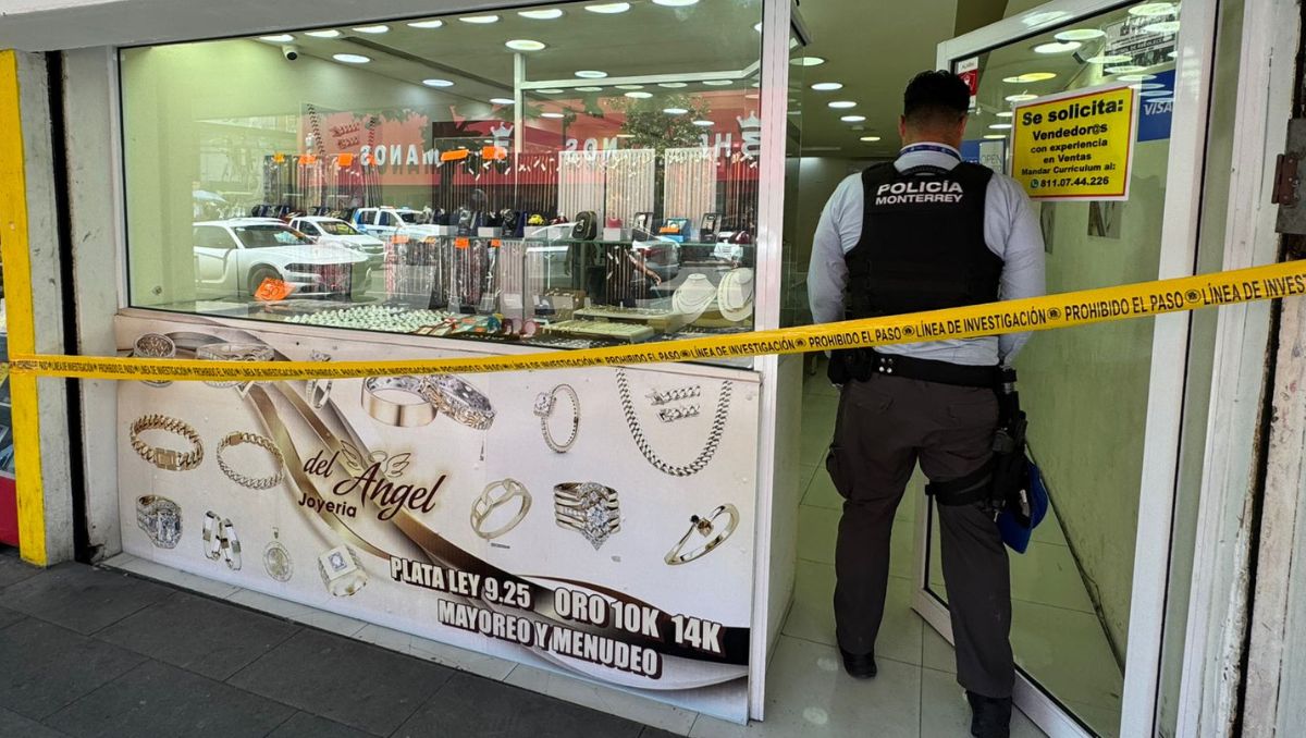 Asaltan joyería en centro de Monterrey. / Marcela Cuevas