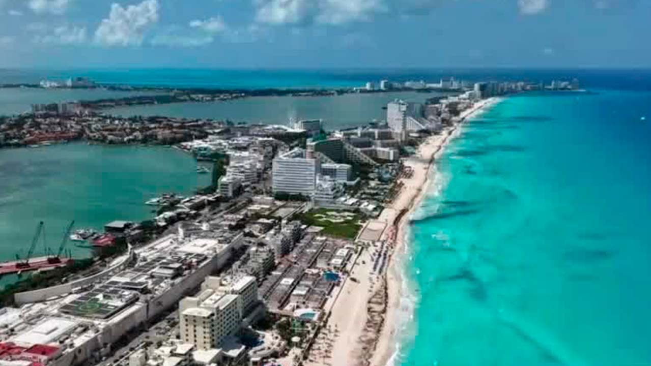 Gobierno de Cancún anuncia que las playas están limpias de sargazo