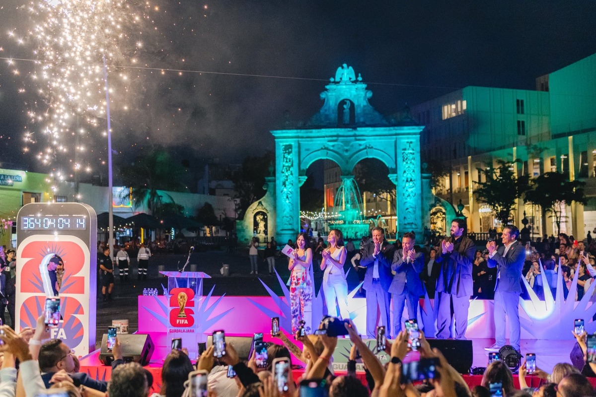 Instalan reloj de conteo regresivo para el Mundial  2026 en Jalisco. (Cortesía)
