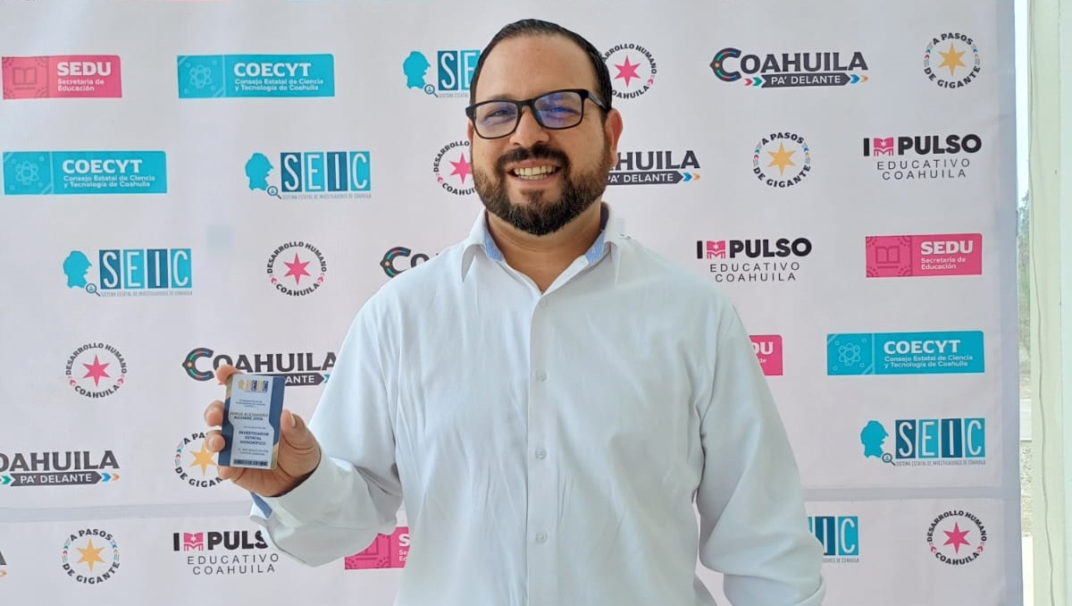 Jorge Alejandro Aguirre Joya, profesor investigador y director del CIJE, en Viesca, Coahuila. (cortesía)