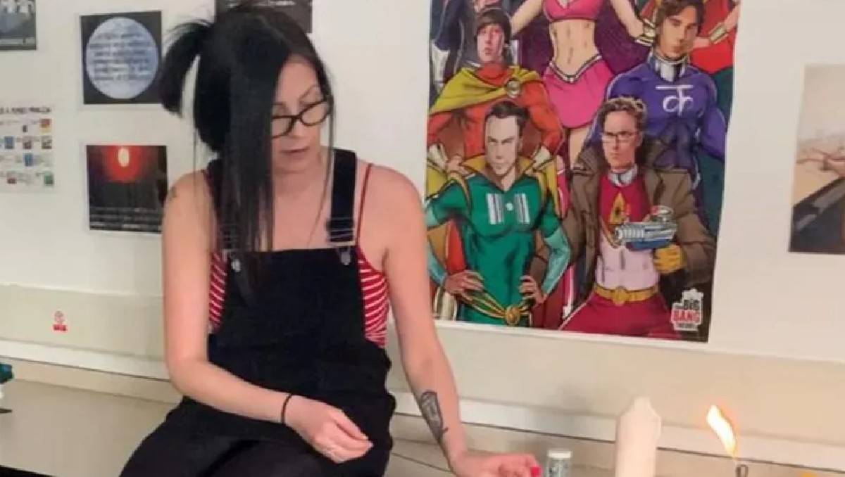 Maestra pierde su trabajo tras ser descubierta por alumnos en OnlyFans. | Especial