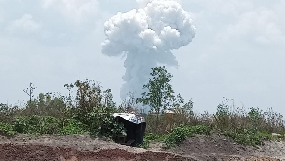 Servicios de emergencias atienden explosión de taller de pirotecnia. Foto: (Especial)