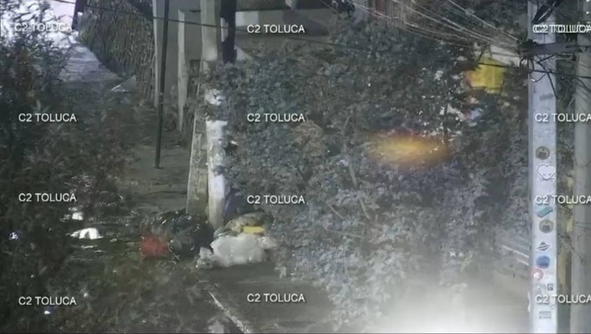Toluca sanciona a tres ciudadanos por tirar basura en la vía pública. | Especial