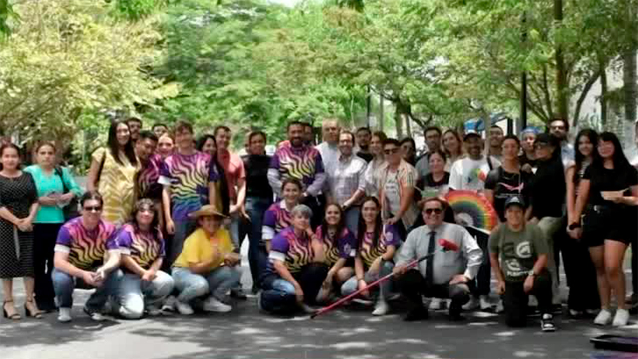 Realizan homenaje a magistrade Ociel Baena por ser figura clave en la lucha por la diversidad