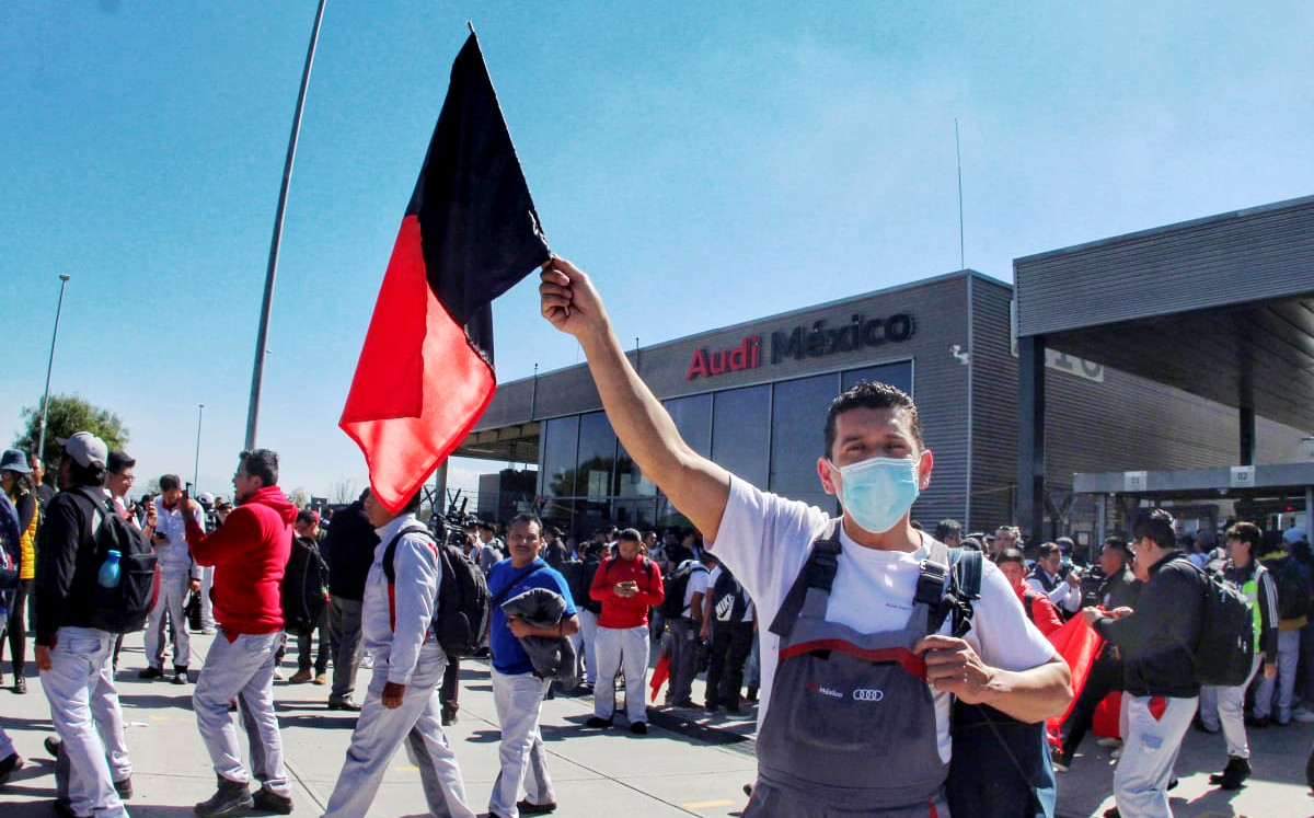Sindicato de Audi México estalla a huelga | Melanie Torres