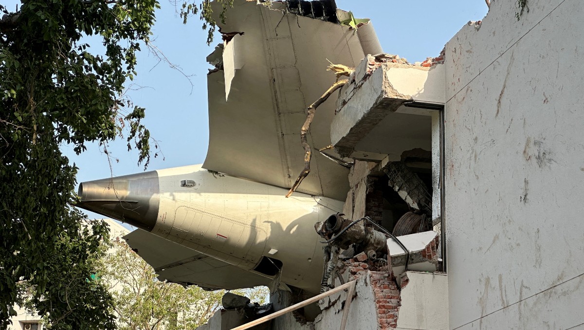 Así quedó la zona del accidente del avión de Air India | Foto: Reuters