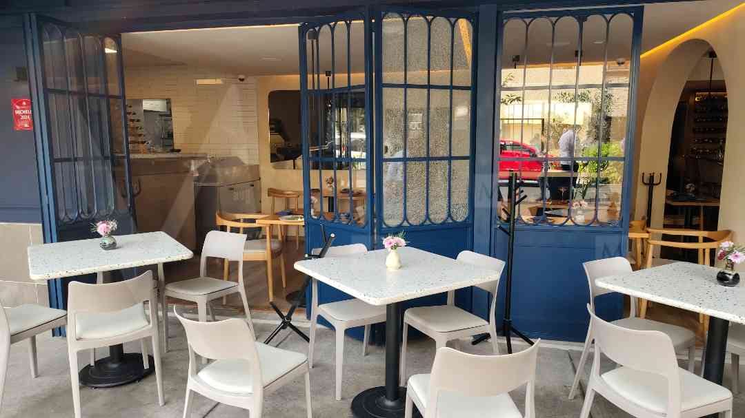 Daños al restaurante tras disparos en la Roma. | Especial