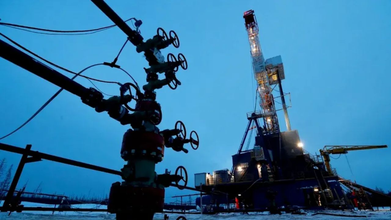 Petróleo tiene su mayor alza en 3 años por ataque de Israel a Irán; oro sube y bolsas se desploman