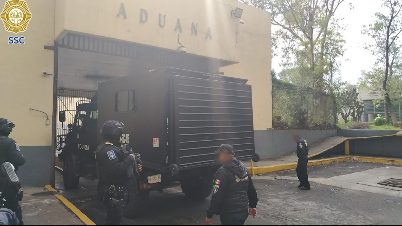 Trasladan a reclusorios de CdMx a 20 presuntos integrantes de 'Los 300'