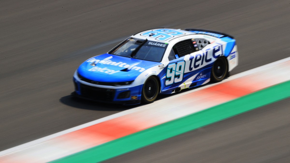 ¡Histórico! Daniel Suárez remonta desde la última posición y gana en Nascar Xfinity México