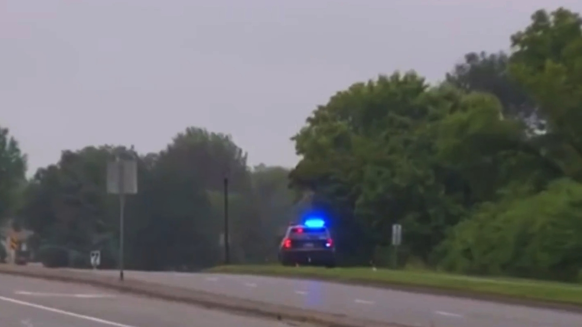 Hombre disfrazado de policía asesina a legisladora y a su esposo en Minnesota