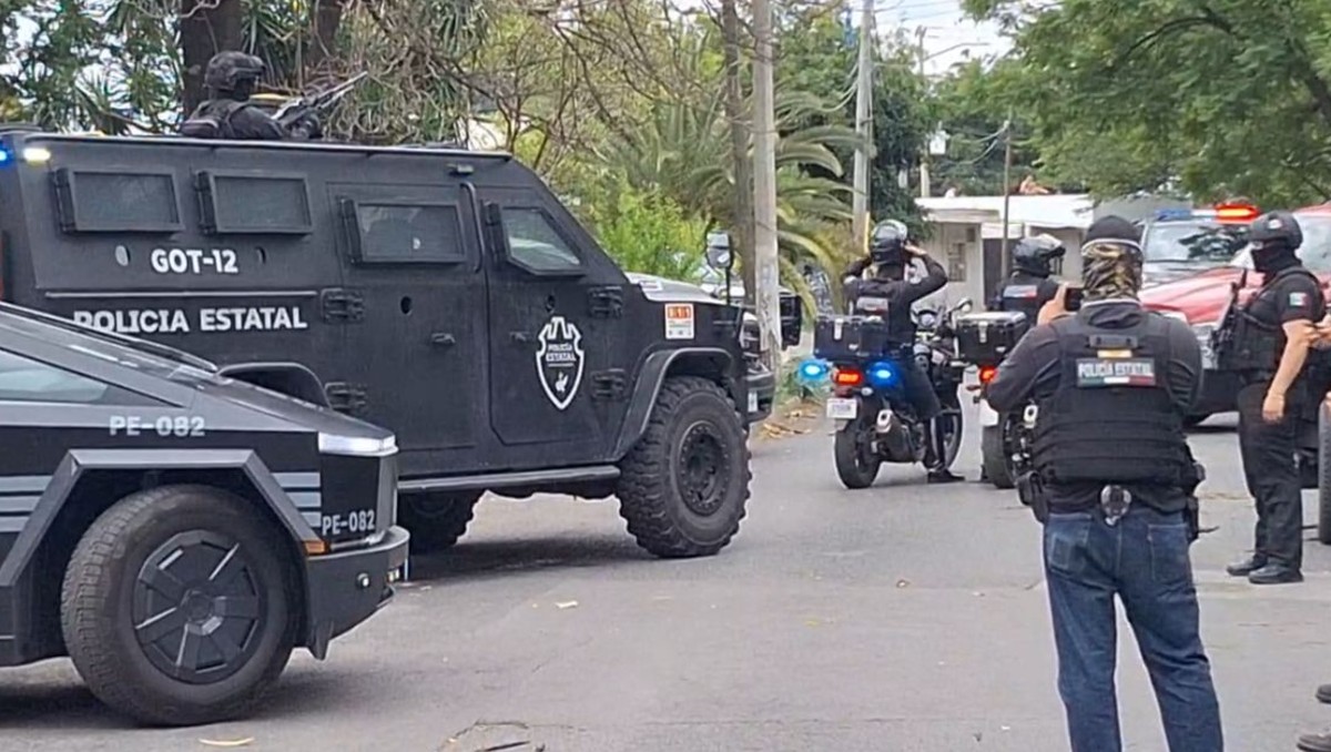 Policía Estatal detuvo a hombre en la colonia Miravalle en Guadalajara (Roberto Hurtado)