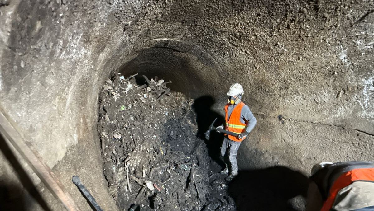 Retiran más de 66 mil toneladas de basura de cuerpos de agua del Valle de México en poco más de un año.| Especial