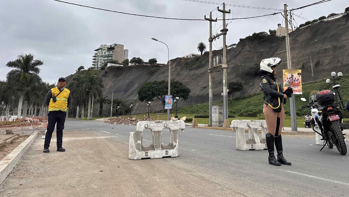 El sismo dejó al menos un muerto y cinco heridos en Lima. | EFE